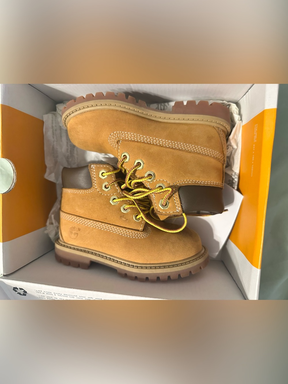 Timberland 6’ Wheat Kids Suede Lace-Up Boots with Yellow Laces